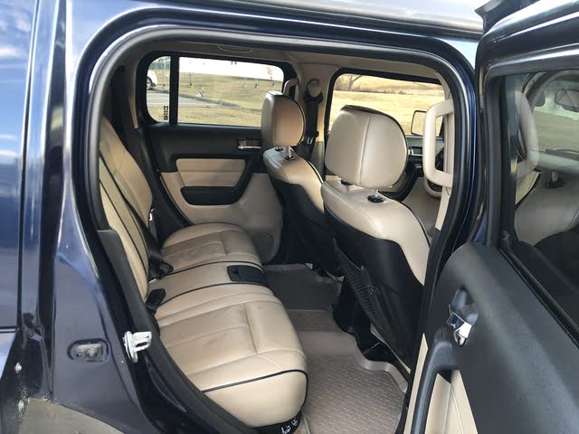 Would you prefer a sedan or luxury vehicle for rental?Kampala / Uganda interior