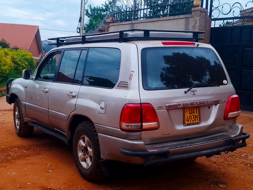 land-cruiser-v8-at-4x4-uganda-car-rentals