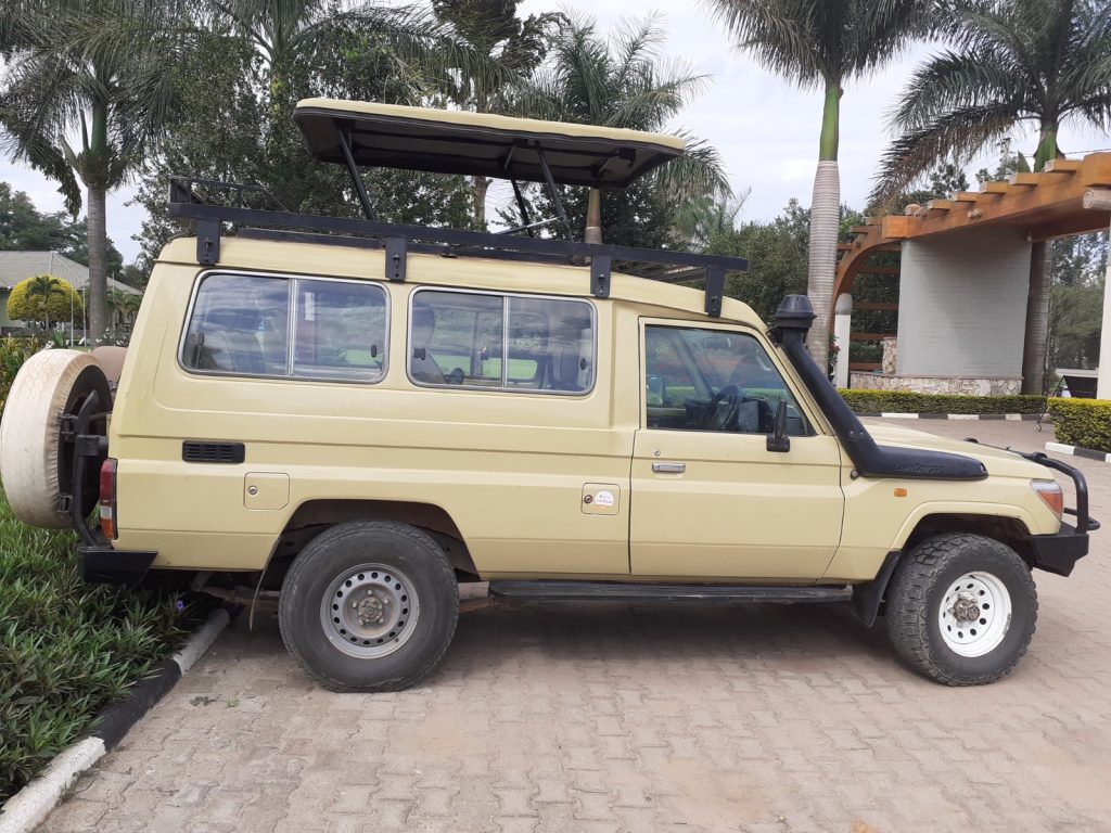 4×4 Toyota Land Cruiser Hardtop for Safari in East Africa